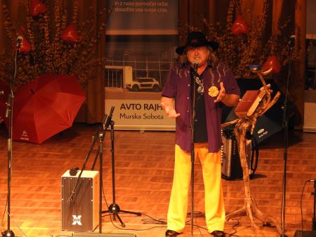 12. tradicionalni glasbeno-humoristični Valentinov koncert 107